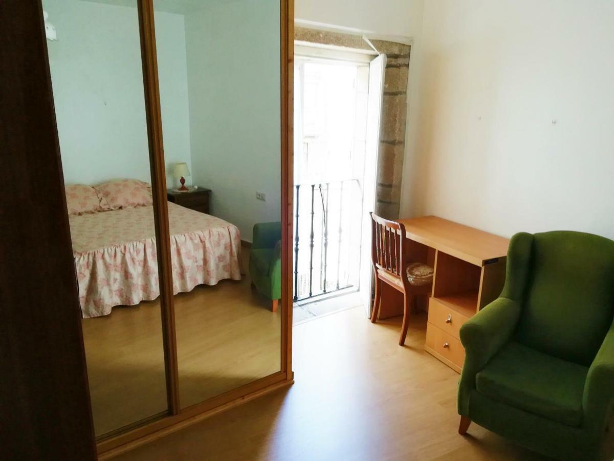 Pension Residencia Universitaria Rey ซานติอาโก เด กอมโปสเตลา ภายนอก รูปภาพ