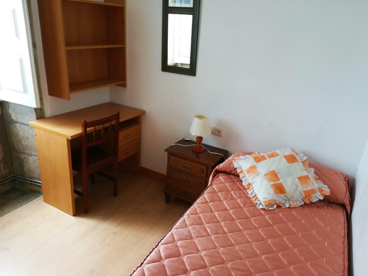 Pension Residencia Universitaria Rey ซานติอาโก เด กอมโปสเตลา ภายนอก รูปภาพ