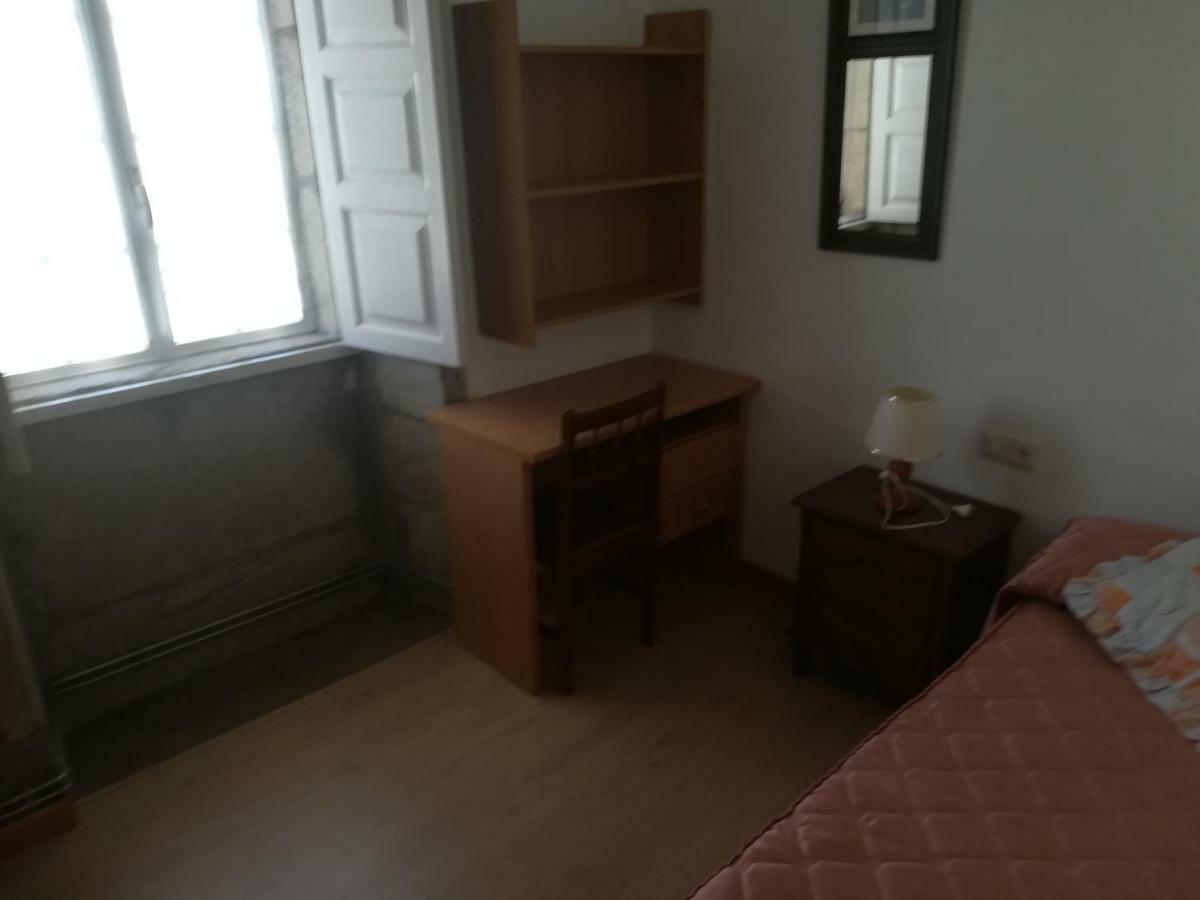 Pension Residencia Universitaria Rey ซานติอาโก เด กอมโปสเตลา ภายนอก รูปภาพ