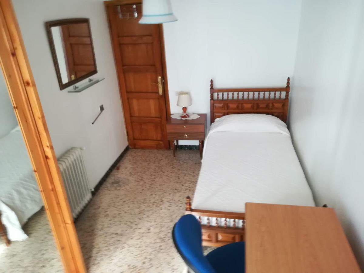 Pension Residencia Universitaria Rey ซานติอาโก เด กอมโปสเตลา ภายนอก รูปภาพ